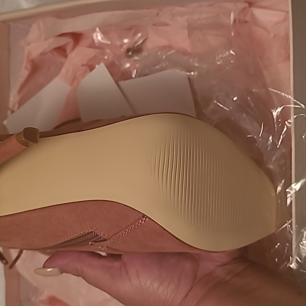 9.5 heels - Picture 2 of 5